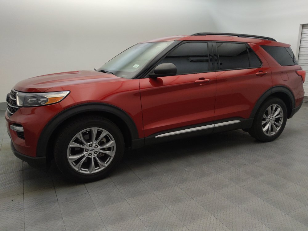Used 2022 Ford Explorer XLT w/ Equipment Group 202A RWD image 2
