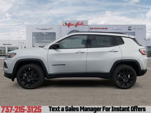 New 2026 Jeep Compass Latitude image 2