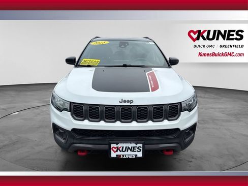 Used 2025 Jeep Compass Trailhawk AWD/4WD image 12