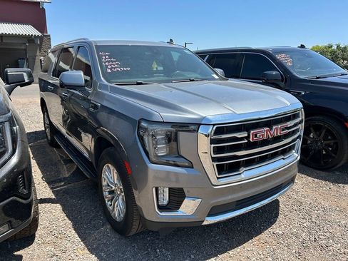 Used 2022 GMC Yukon XL SLT w/ SLT Luxury Package AWD/4WD image 2