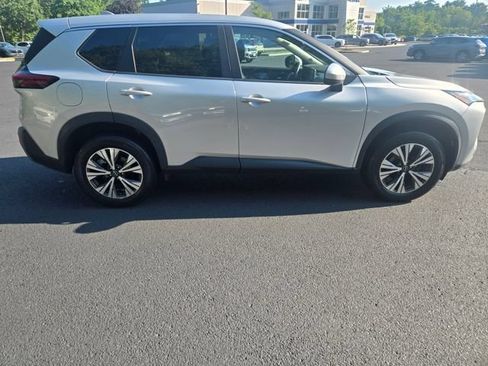 Used 2023 Nissan Rogue SV AWD/4WD image 6