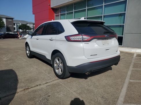 Used 2017 Ford Edge SE FWD image 4