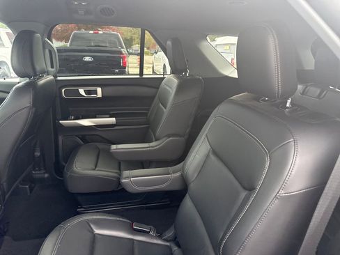Used 2023 Ford Explorer XLT w/ Equipment Group 202A image 13
