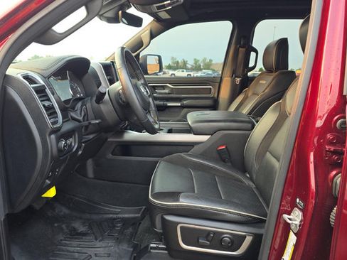Used 2023 RAM 1500 Laramie AWD/4WD image 5