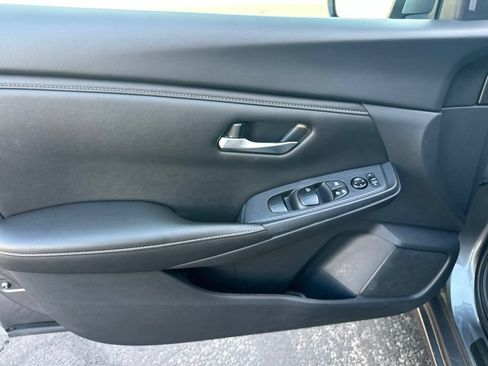 Used 2024 Nissan Sentra SV FWD image 14