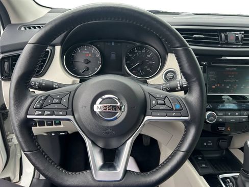 Used 2022 Nissan Rogue Sport SL w/ Premium Package FWD image 16