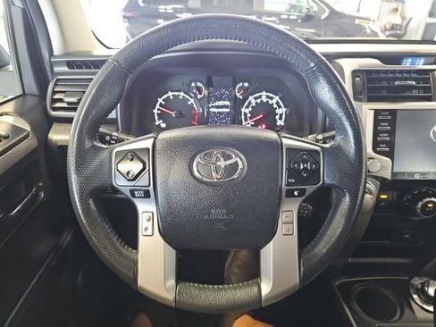 Used 2020 Toyota 4Runner SR5 Premium w/ Moonroof Package AWD/4WD image 18
