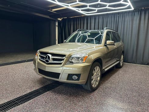 Used 2010 Mercedes-Benz GLK 350 4MATIC image 3