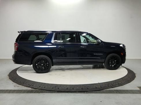 Used 2023 Chevrolet Suburban Premier AWD/4WD image 9