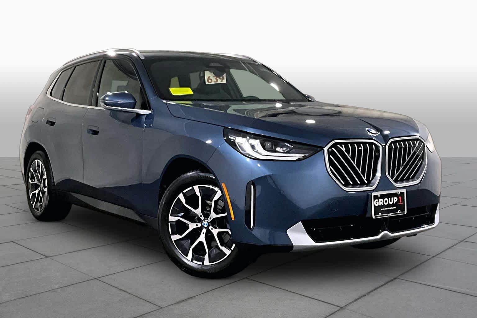 Used 2025 BMW X3 xDrive30i w/ Premium Package AWD/4WD image 2