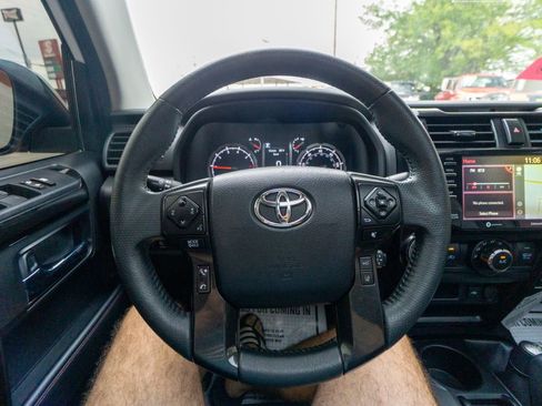 Used 2021 Toyota 4Runner Venture w/ Moonroof Package image 20