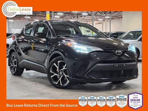 Used 2021 Toyota C-HR XLE image 1