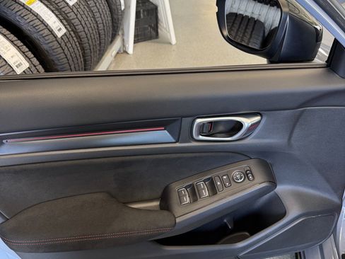 Used 2025 Honda Civic Type R image 12