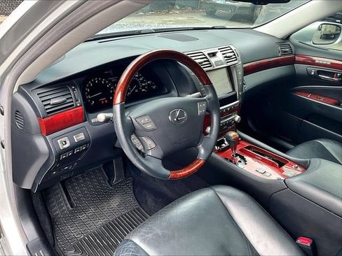 Used 2011 Lexus LS 460 AWD w/ Luxury Value Edition image 14