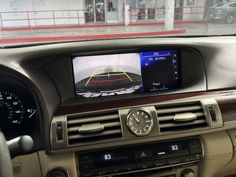 Used 2016 Lexus LS 460 w/ Comfort Package image 19