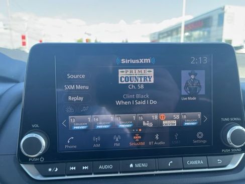 Used 2024 Nissan Rogue SV w/ SV Premium Package image 17