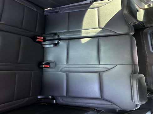 Used 2022 Chevrolet Suburban LT image 15