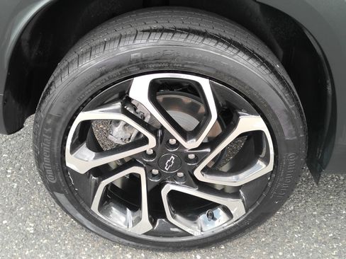 Certified 2024 Chevrolet Trax RS w/ Driver Confidence Package FWD image 29