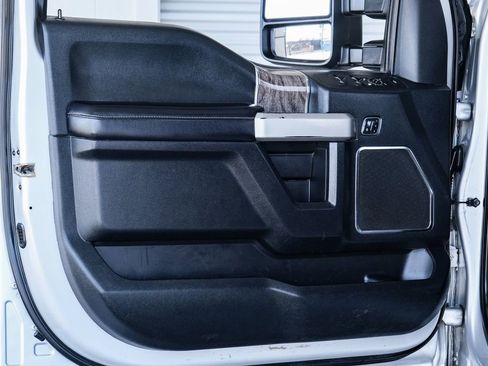 Used 2017 Ford F250 Lariat w/ Lariat Value Package image 38