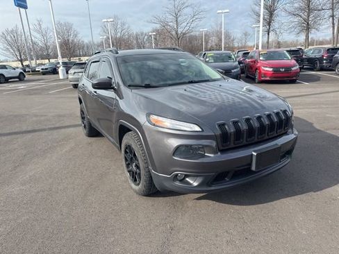 Used 2015 Jeep Cherokee Latitude image 5