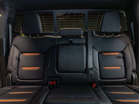 Used 2025 GMC Sierra 2500 AT4 image 23