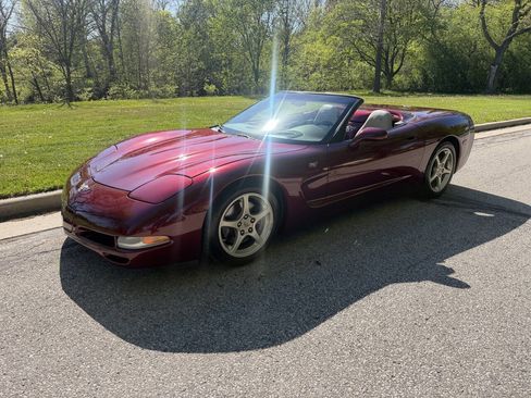 Used 2003 Chevrolet Corvette Convertible w/ Preferred Equipment Group1 RWD image 20