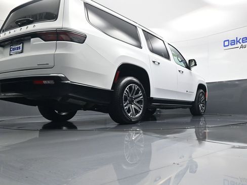 Used 2024 Jeep Wagoneer L Series II w/ Flexible Seating Group image 47