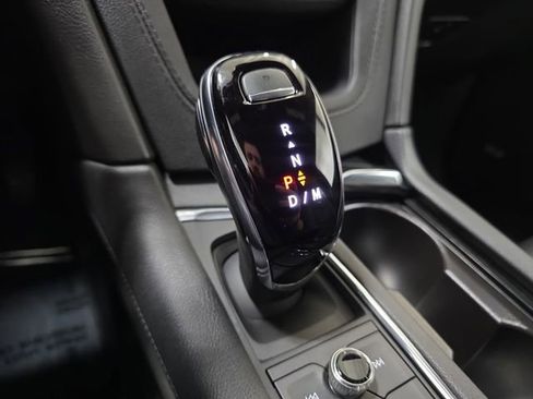 Certified 2024 Cadillac XT5 Premium Luxury w/ Technology Package FWD image 21