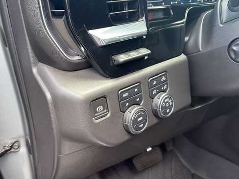 Certified 2023 Chevrolet Silverado 1500 High Country w/ High Country Premium Package AWD/4WD image 23