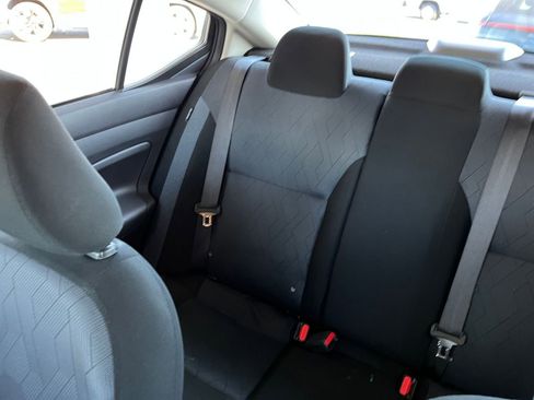 Used 2025 Nissan Versa SV image 39