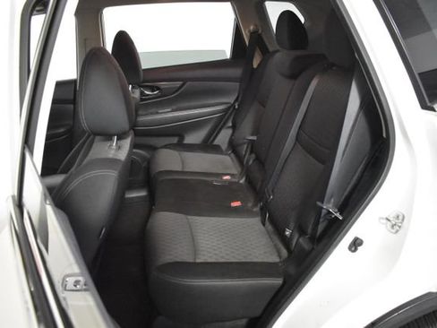 Used 2019 Nissan Rogue SV w/ Sun & Sound Touring Package AWD/4WD image 29