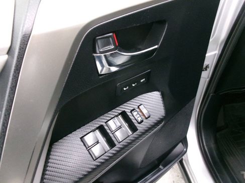 Used 2013 Toyota RAV4 Limited AWD/4WD image 23