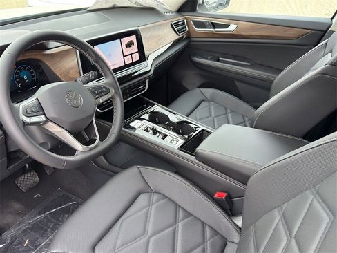 New 2026 Volkswagen Atlas SE image 12