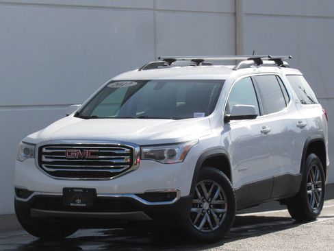 Used 2017 GMC Acadia SLT AWD/4WD image 1