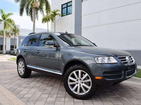 Used 2004 Volkswagen Touareg V10 TDI AWD/4WD image 1