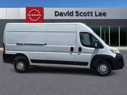 Used 2026 RAM ProMaster 2500 w/ Convenience Group FWD image 4