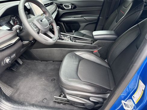 Used 2025 Jeep Compass Trailhawk AWD/4WD image 9