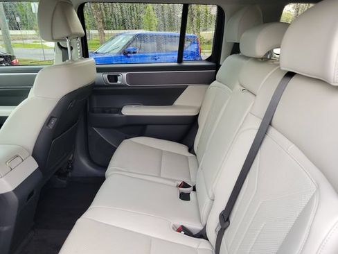 Used 2024 Hyundai Santa Fe SEL FWD image 30