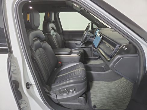 Used 2024 Rivian R1S Adventure AWD/4WD image 24