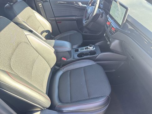 Used 2025 Ford Escape ST-Line w/ Equipment Group 301A image 13