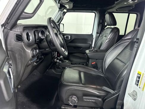 Used 2023 Jeep Wrangler Unlimited Sahara AWD/4WD image 11