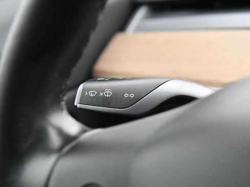 Used 2019 Tesla Model 3 Standard Range image 31