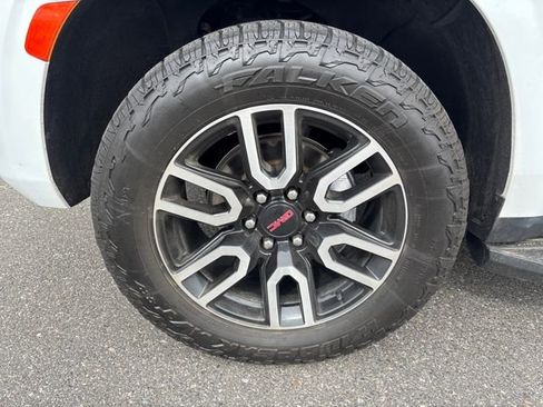 Used 2022 GMC Yukon AT4 image 9