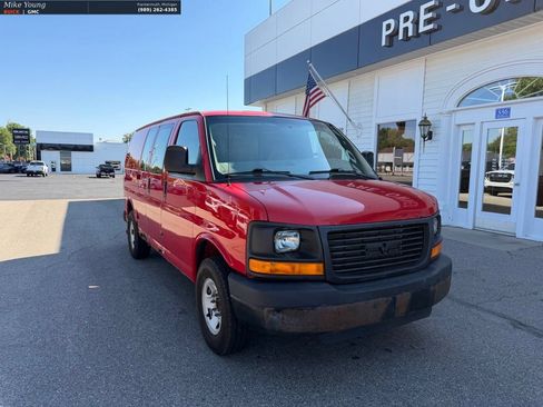 Used 2009 GMC Savana 3500 w/ Power Package RWD image 3
