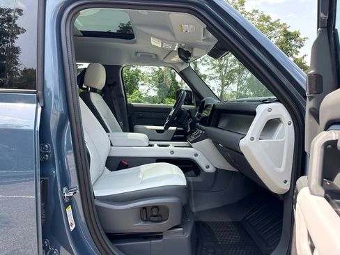 Certified 2025 Land Rover Defender 110 S AWD/4WD image 20