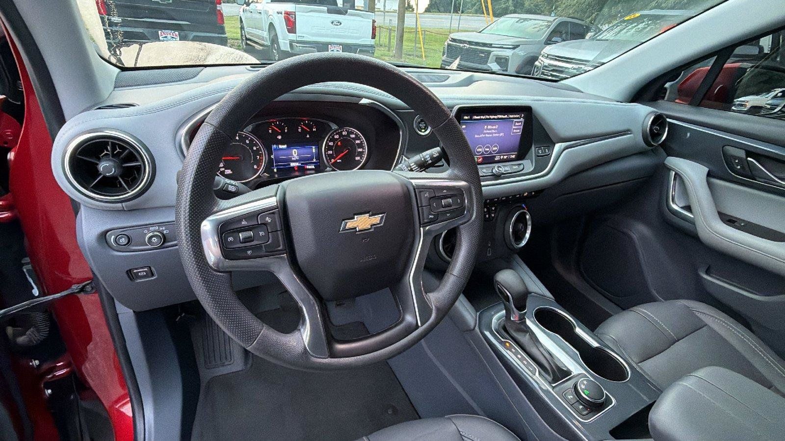 Used 2021 Chevrolet Blazer LT FWD image 3