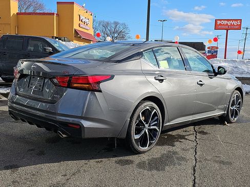 Certified 2025 Nissan Altima 2.5 SR w/ SR Premium Package AWD/4WD image 7