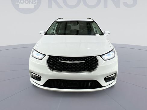 Used 2022 Chrysler Pacifica Touring-L image 8