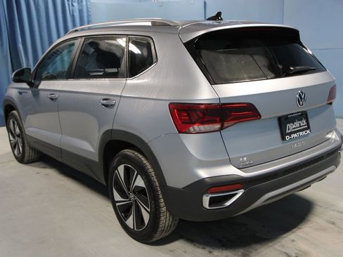 Used 2024 Volkswagen Taos SE image 26
