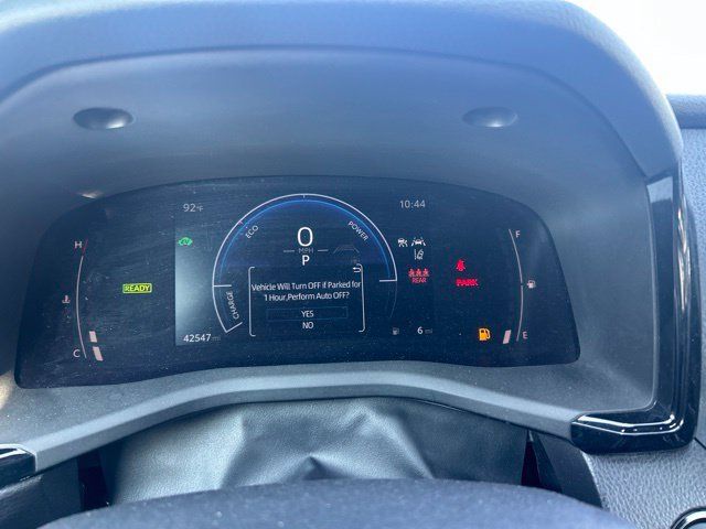 Used 2025 Toyota Camry SE FWD image 12